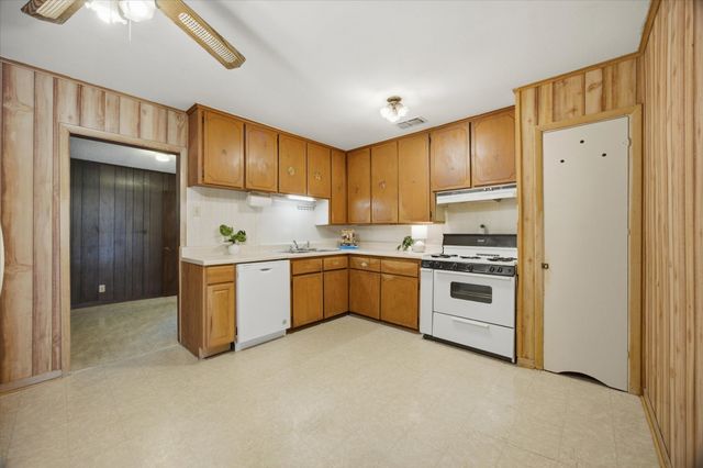 1662 Birch Street, Grand Prairie, TX 75050