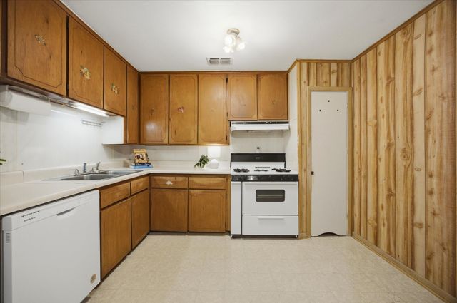 1662 Birch Street, Grand Prairie, TX 75050