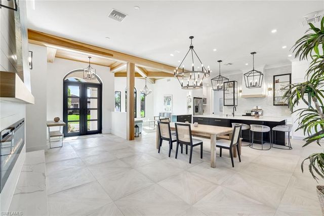 910 Ivory CT, Marco Island, FL 34145