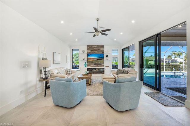 910 Ivory CT, Marco Island, FL 34145