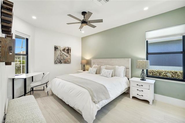 910 Ivory CT, Marco Island, FL 34145