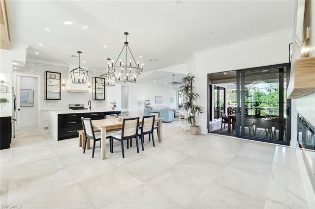 910 Ivory CT, Marco Island, FL 34145