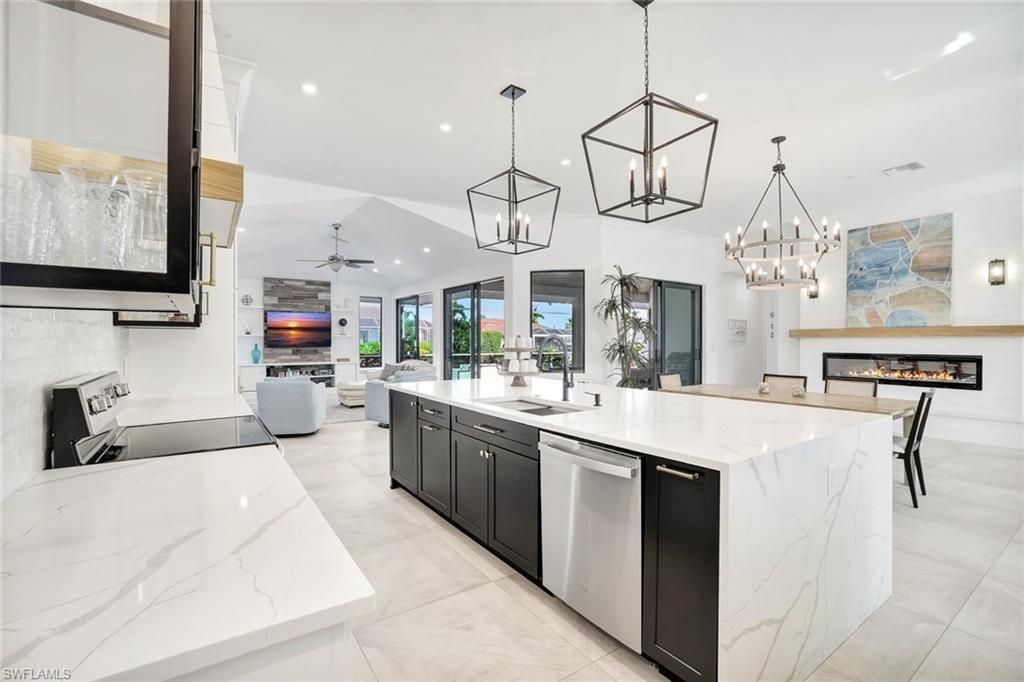 910 Ivory CT, Marco Island, FL 34145