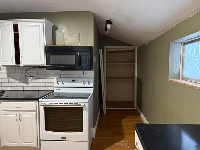 300 Arnold Street, West Concord, MN 55985