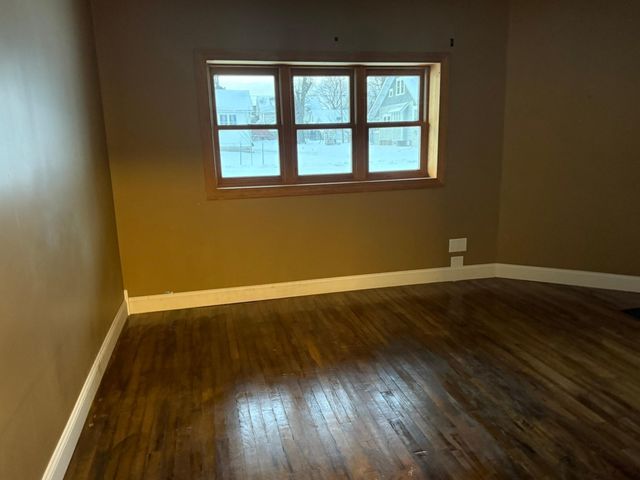 300 Arnold Street, West Concord, MN 55985