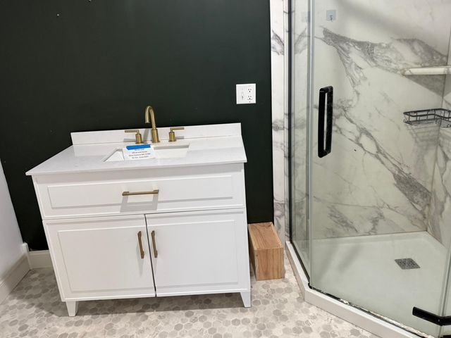 300 Arnold Street, West Concord, MN 55985