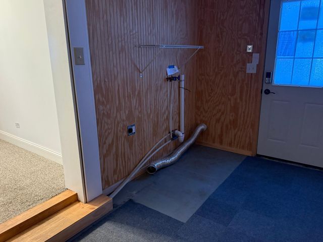 300 Arnold Street, West Concord, MN 55985