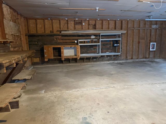 300 Arnold Street, West Concord, MN 55985