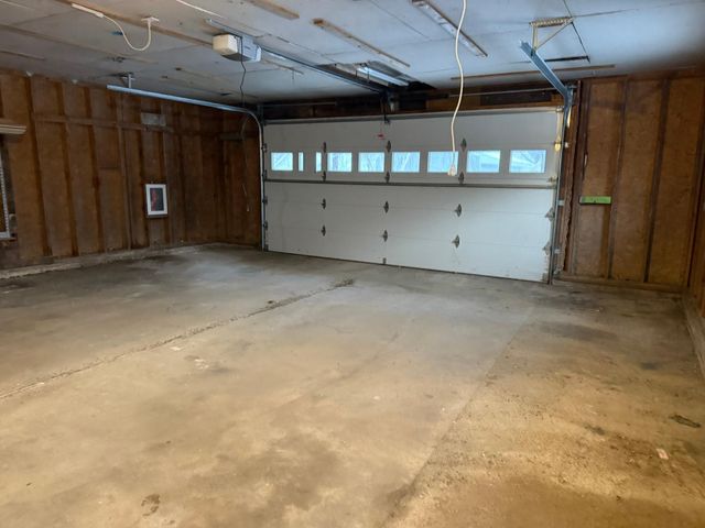 300 Arnold Street, West Concord, MN 55985