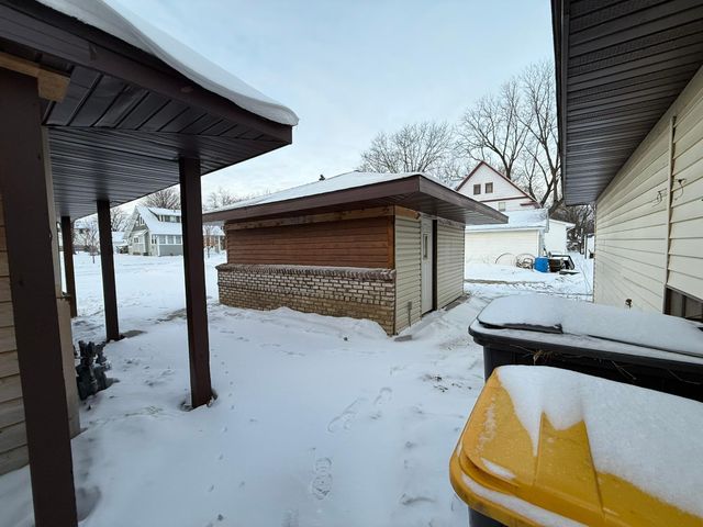 300 Arnold Street, West Concord, MN 55985