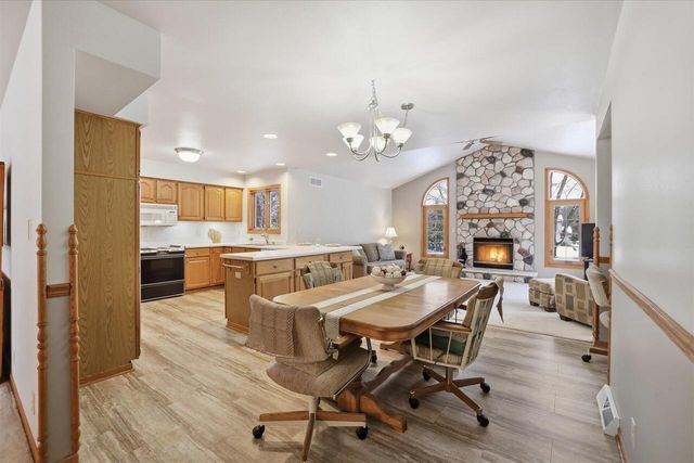 W164S7750 Bay Lane DRIVE, Muskego, WI 53150