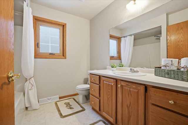 W164S7750 Bay Lane DRIVE, Muskego, WI 53150