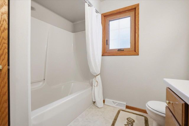 W164S7750 Bay Lane DRIVE, Muskego, WI 53150