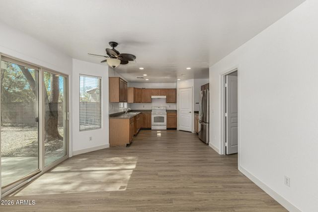 7327 W CORDES Road, Phoenix, AZ 85043