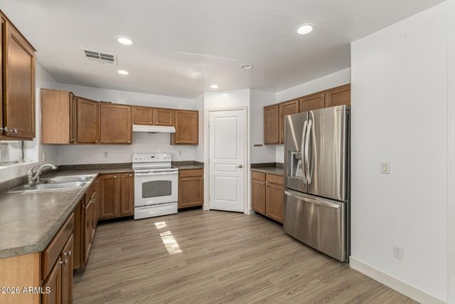 7327 W CORDES Road, Phoenix, AZ 85043