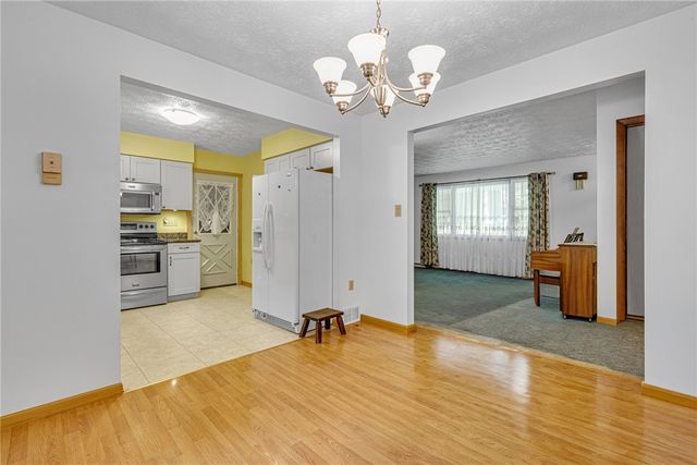 422 Rohrmann Rd, Darlington, PA 16115