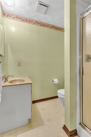 422 Rohrmann Rd, Darlington, PA 16115