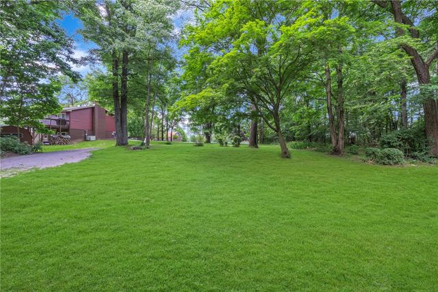 422 Rohrmann Rd, Darlington, PA 16115