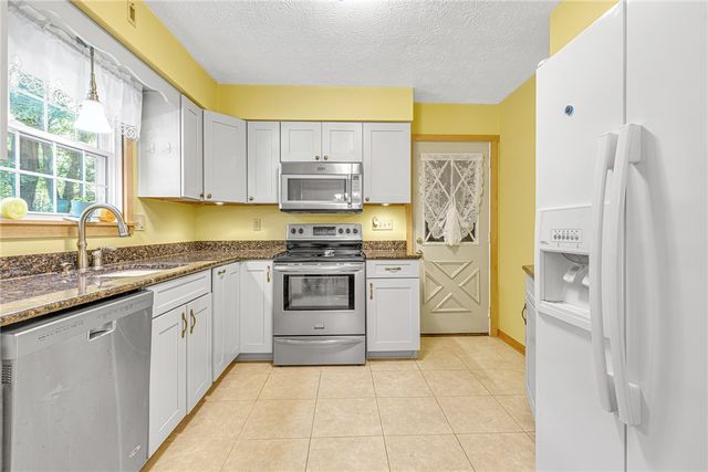 422 Rohrmann Rd, Darlington, PA 16115