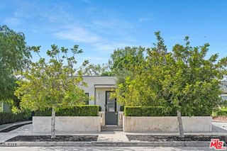 429 N Lucerne Boulevard, Los Angeles, CA 90004