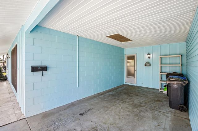 704 OJAI AVENUE, Sun City Center, FL 33573