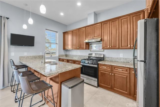 1810 Pomona, Costa Mesa, CA 92627