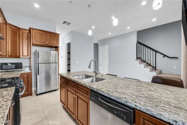 1810 Pomona, Costa Mesa, CA 92627