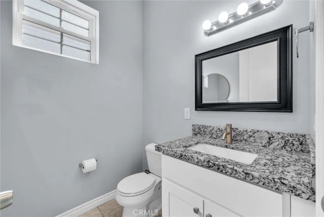 1810 Pomona, Costa Mesa, CA 92627