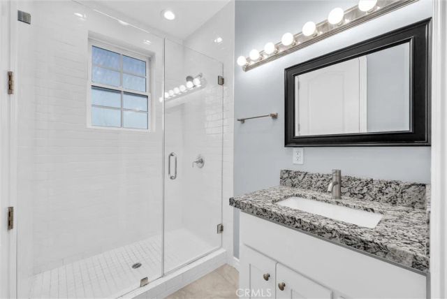 1810 Pomona, Costa Mesa, CA 92627