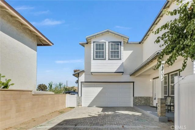 1810 Pomona, Costa Mesa, CA 92627