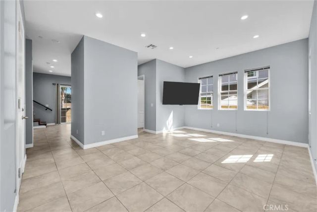 1810 Pomona, Costa Mesa, CA 92627