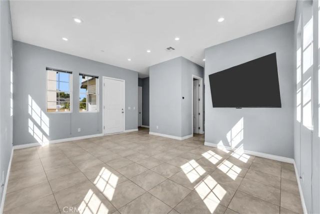 1810 Pomona, Costa Mesa, CA 92627