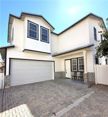 1810 Pomona, Costa Mesa, CA 92627
