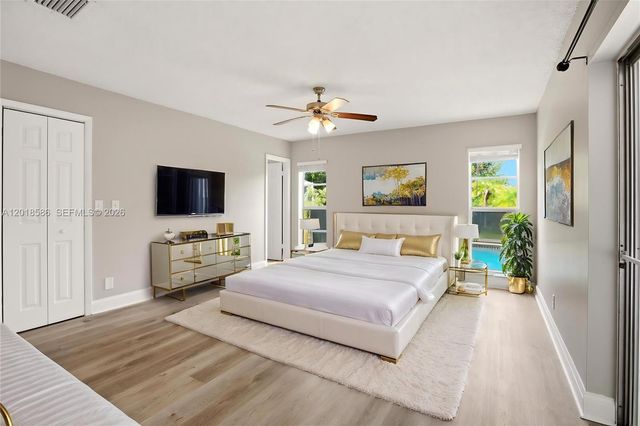 827 NW 87th Ave, Coral Springs, FL 33071