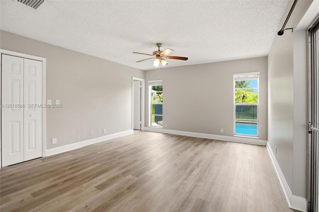 827 NW 87th Ave, Coral Springs, FL 33071