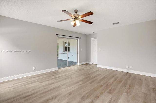 827 NW 87th Ave, Coral Springs, FL 33071