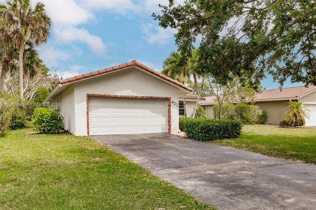 827 NW 87th Ave, Coral Springs, FL 33071