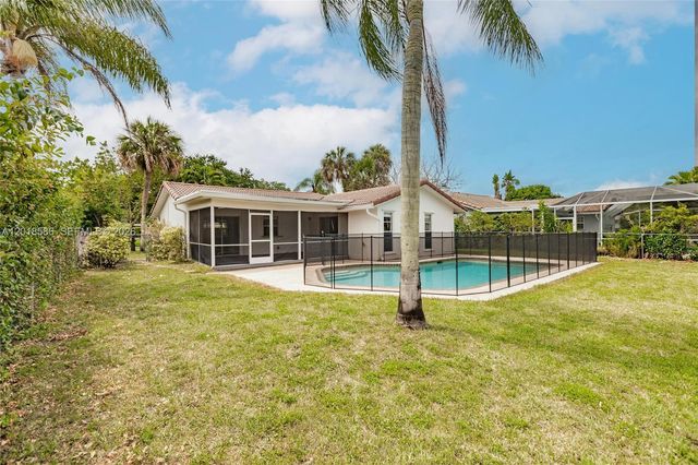 827 NW 87th Ave, Coral Springs, FL 33071