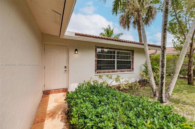 827 NW 87th Ave, Coral Springs, FL 33071