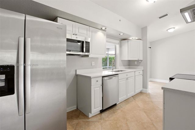 827 NW 87th Ave, Coral Springs, FL 33071