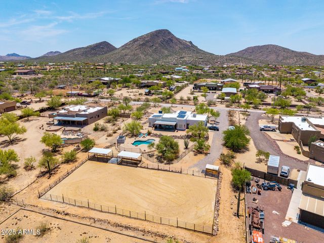 44015 N 20TH Street, New River, AZ 85087