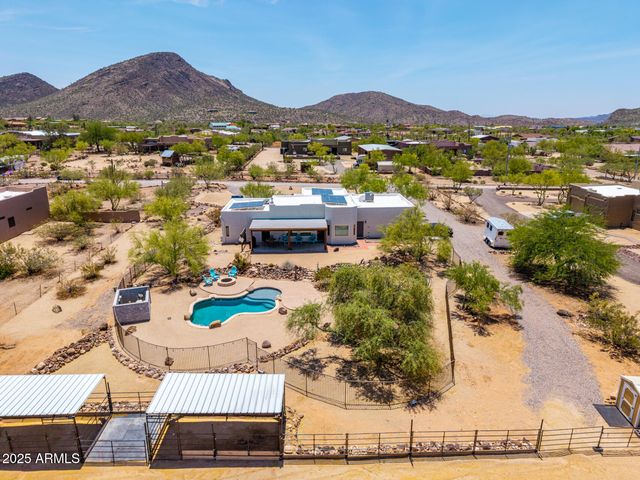 44015 N 20TH Street, New River, AZ 85087