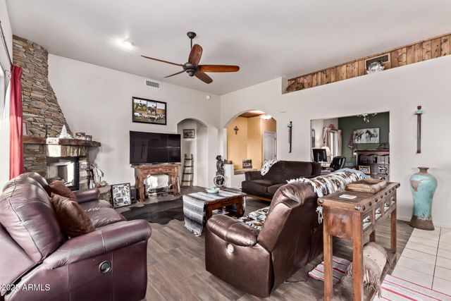 44015 N 20TH Street, New River, AZ 85087