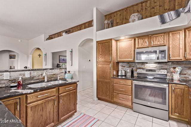 44015 N 20TH Street, New River, AZ 85087