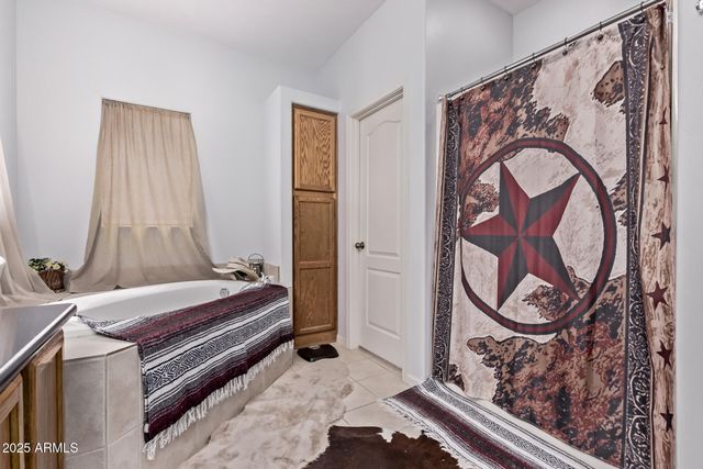 44015 N 20TH Street, New River, AZ 85087