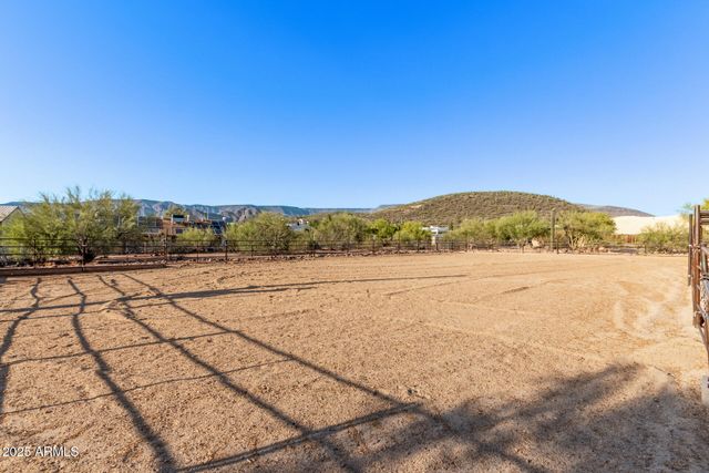 44015 N 20TH Street, New River, AZ 85087
