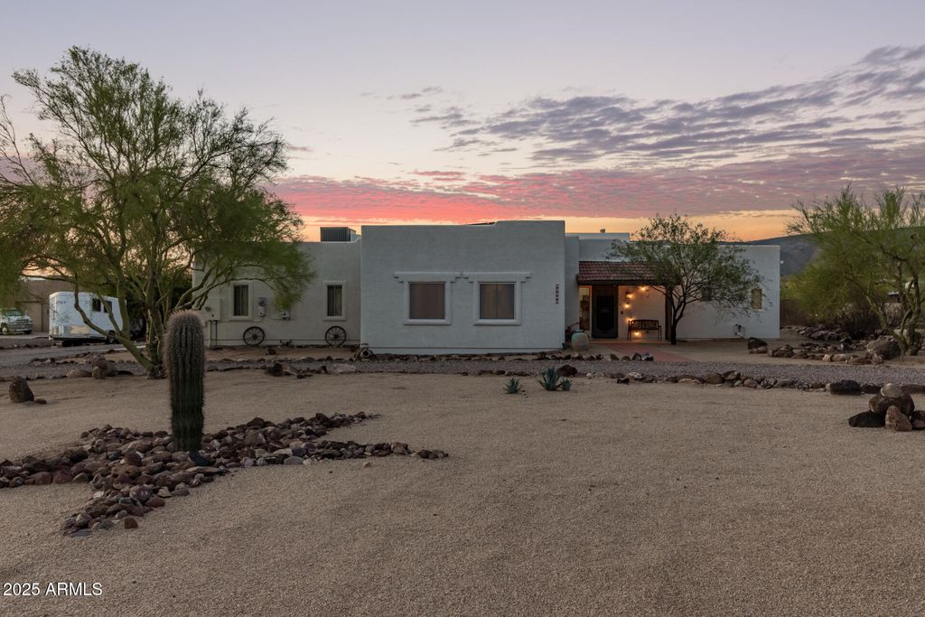 44015 N 20TH Street, New River, AZ 85087