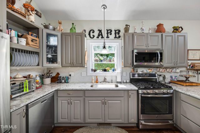 150 Rice Road, Flag Pond, TN 37657