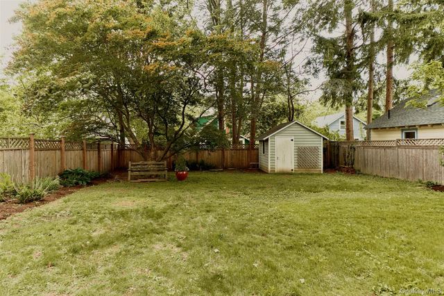 28 S Parsonage Street, Rhinebeck, NY 12572