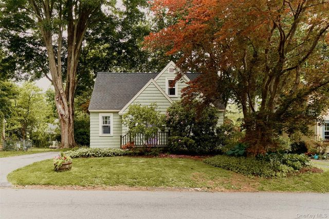 28 S Parsonage Street, Rhinebeck, NY 12572